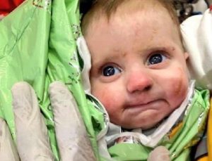 El milagro de la vida entre tanta desolación: Rescatan bebé de dos meses en Turquía (VIDEOS)
