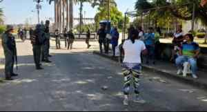 Docentes le “reviraron” a la jefa de Zona Educativa en Barinas por armar una reunión de chavistas en una escuela
