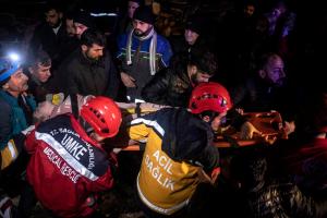 La India dice estar lista para ayudar a Turquía tras el devastador terremoto
