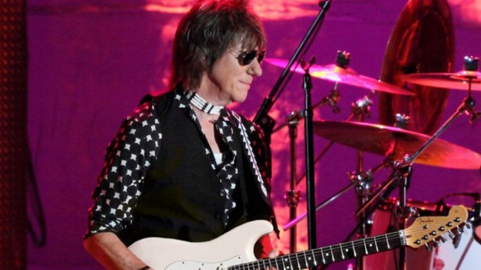 Jeff Beck, la leyenda del rock recién fallecida podría ganar el Grammy