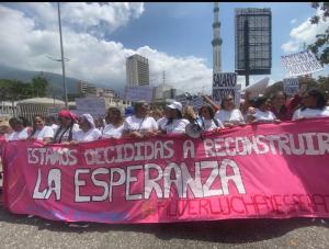 Mujeres de UNT respaldaron lucha de la mujer venezolana en su día