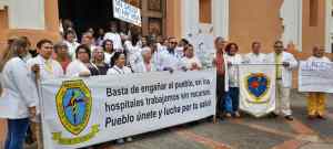 “En centros públicos se está privatizando la Medicina”: Médicos de Barinas reclaman inversión al régimen de Maduro