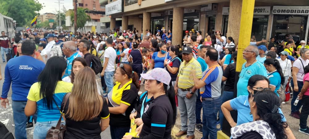 “Corrupto y mala paga”: Los epítetos contra el régimen de Maduro en protesta de Barinas