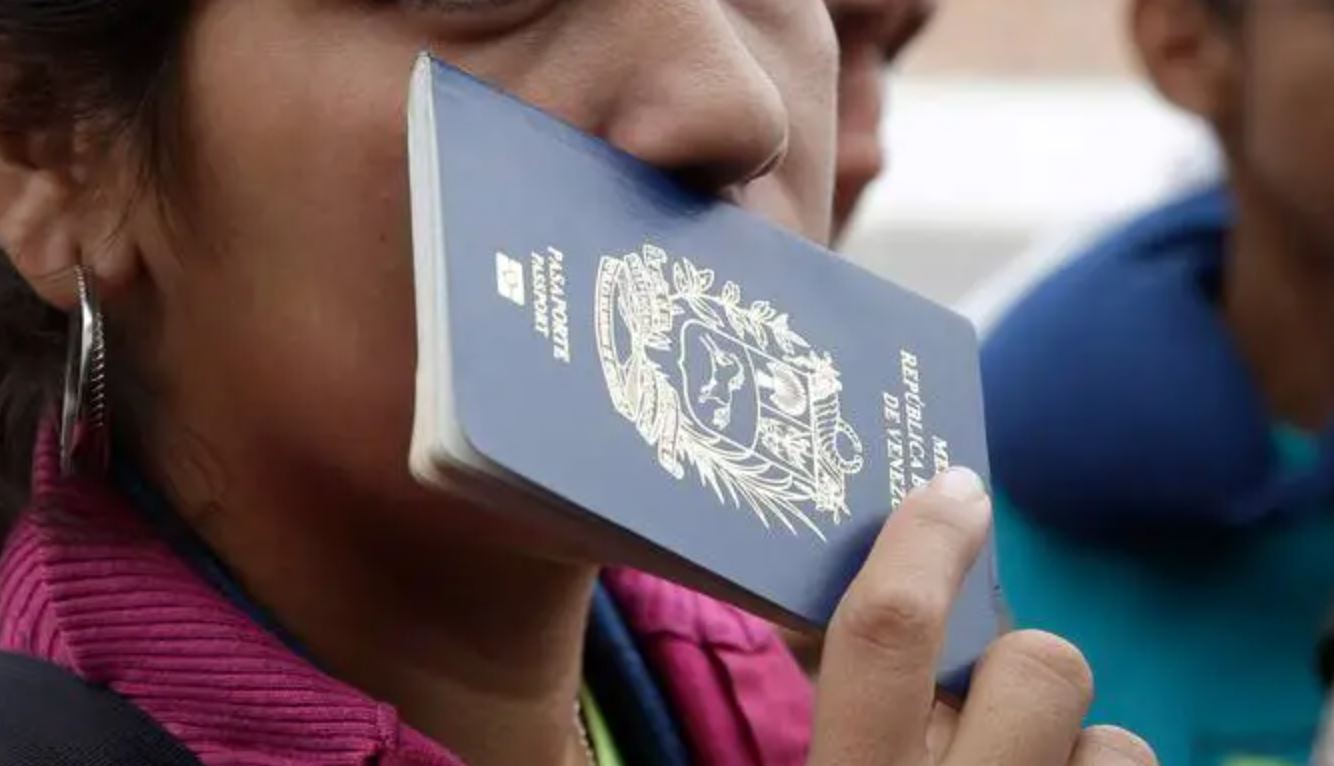 “Murieron nuestros sueños”: Migrante venezolana frustrada por trabas del mercado laboral en Curazao