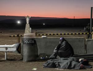 Chile aseguró que es prioritario abrir corredor humanitario para migrantes en frontera con Perú