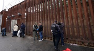 El FBI se prepara para aumento de muestras de ADN de migrantes en frontera EEUU-México