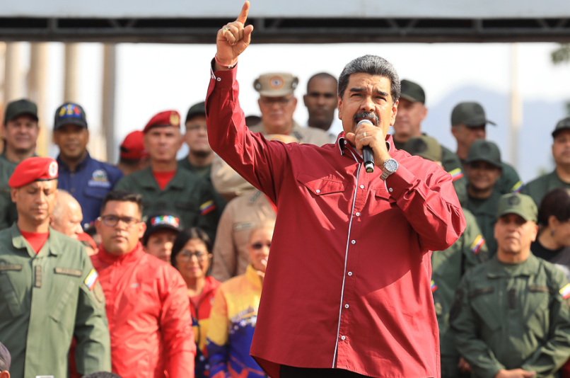 Maduro imitó a Chávez y le dijo al gobierno de EEUU que se coma sus palabras (VIDEO)