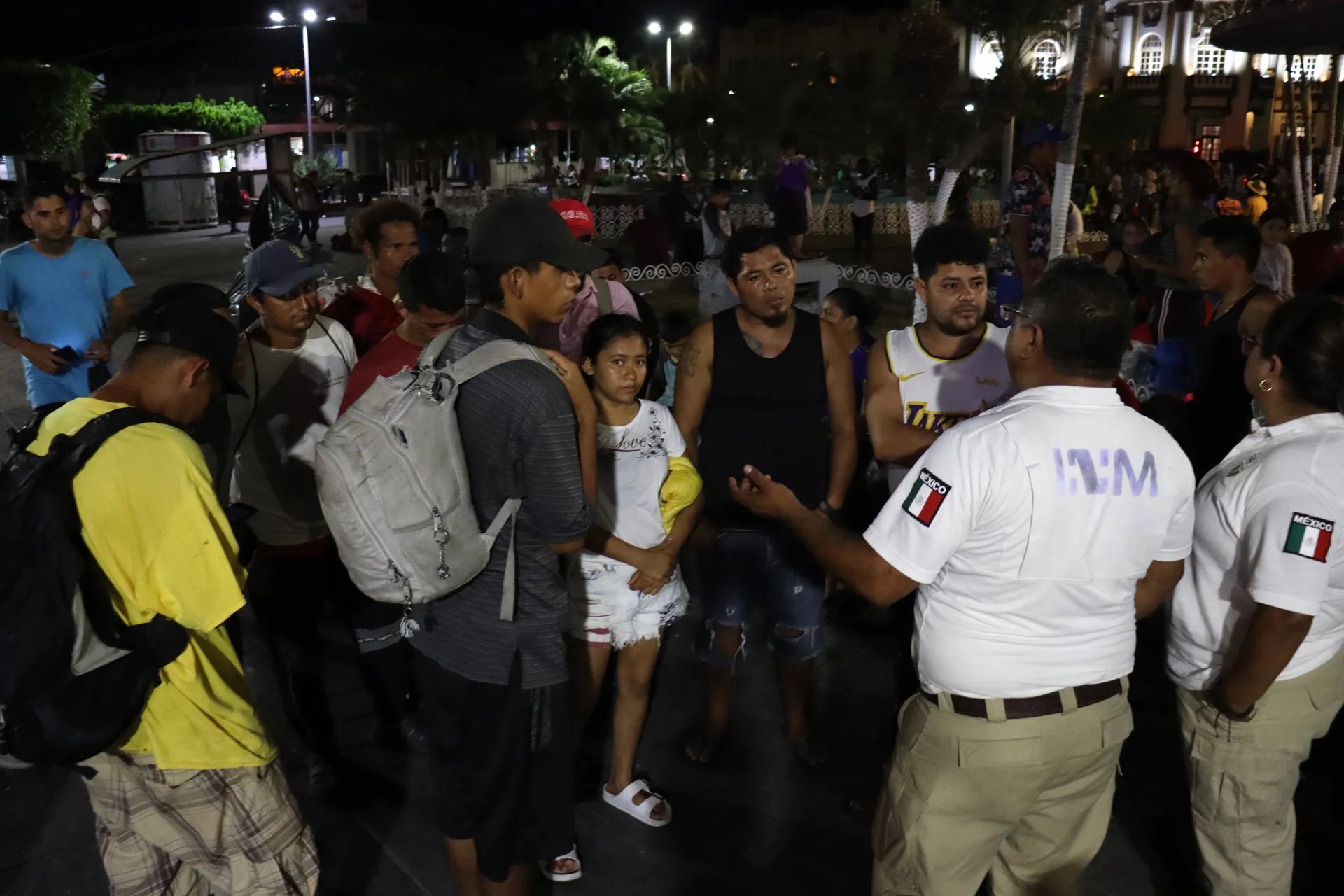 Un centenar de migrantes escapan de centro migratorio en el sureste de México