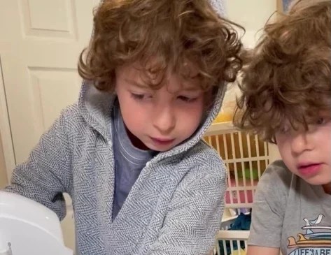 El increíble caso de Max, un niño diseñador que asegura ser la reencarnación de Gucci