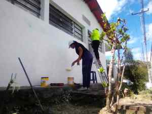 Ciudadanos en Sucre autogestionan soluciones a problemas de servicios públicos ante desidia del chavismo