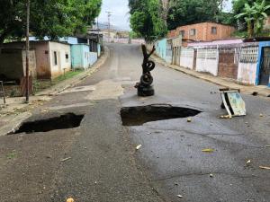 A punto de desplomarse calle en comunidad de San Juan de los Morros (VIDEO)