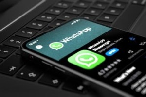 WhatsApp “espía”: cómo saber si utiliza la cámara a escondidas y qué hacer para impedirlo