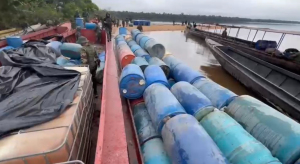 Fanb incautó 100 mil litros de gasolina usados por mineros ilegales en Amazonas