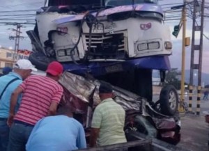 Horrible accidente de tránsito en Cagua dejó tres fallecidos y ocho heridos (Fotos sensibles)