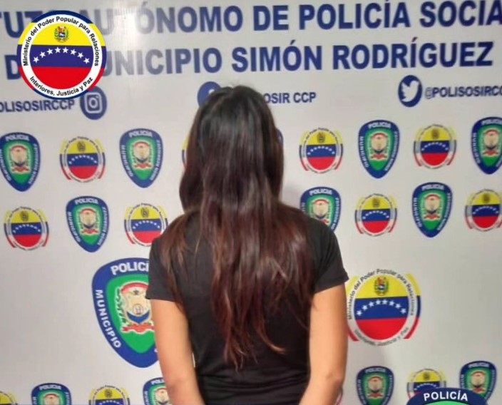 Mujer maltrataba a sus hijos de cuatro y siete años y fue detenida por la policía en El Tigre (Foto)