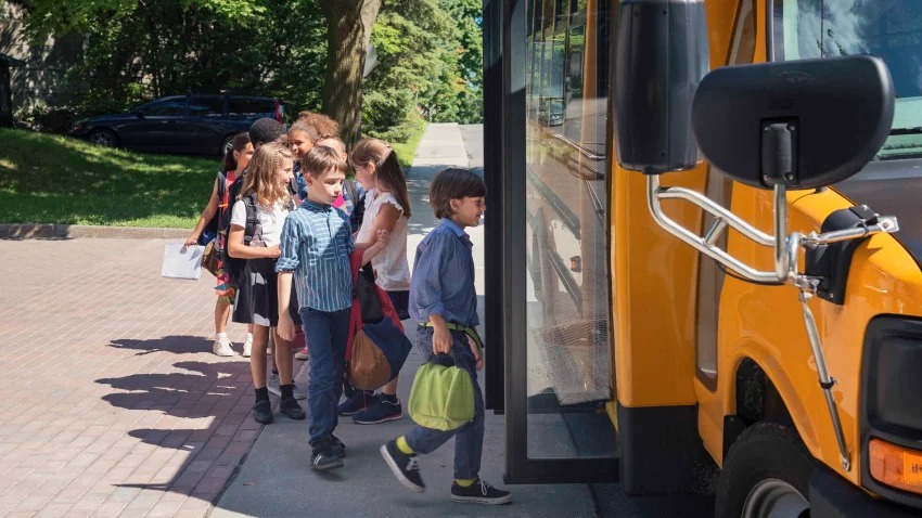 Las razones de por qué algunas escuelas comienzan más tarde en EEUU