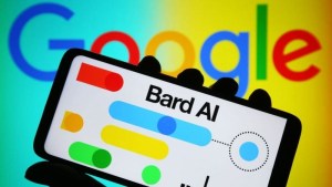 La contraofensiva de Bard de Google frente a ChatGPT-4 en la carrera por ser el mejor chatbot de IA