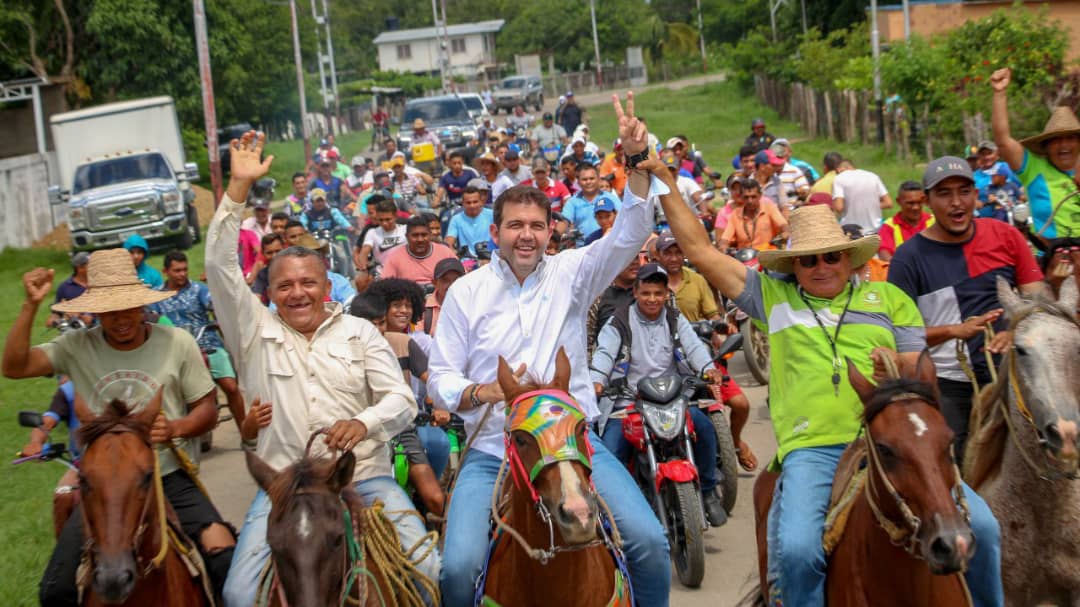 Carlos Prosperi rechazó agresión que sufrió Capriles en Carabobo