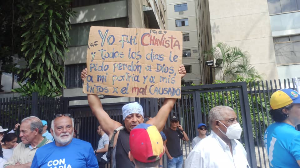 María Corina Machado recibe fuerte apoyo en la Plaza Altamira previo a inscribir su candidatura a la primaria (VIDEOS)