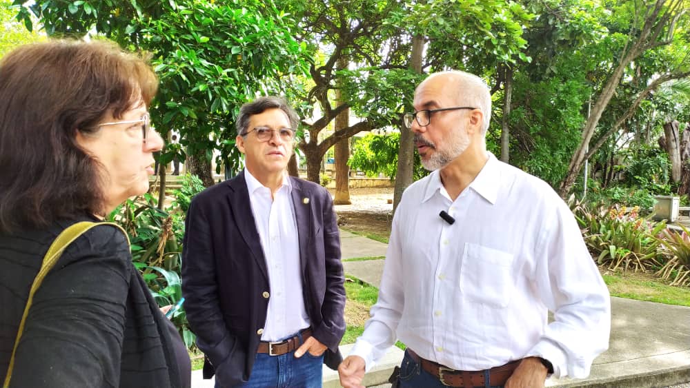 Candidato Humberto Rojas llegó para ejercer su voto en la segunda vuelta de las UCV #30Jun (Fotos)