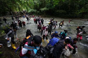 VIDEO: El rescate de un niño venezolano en la selva del Darién por migrante ecuatoriano