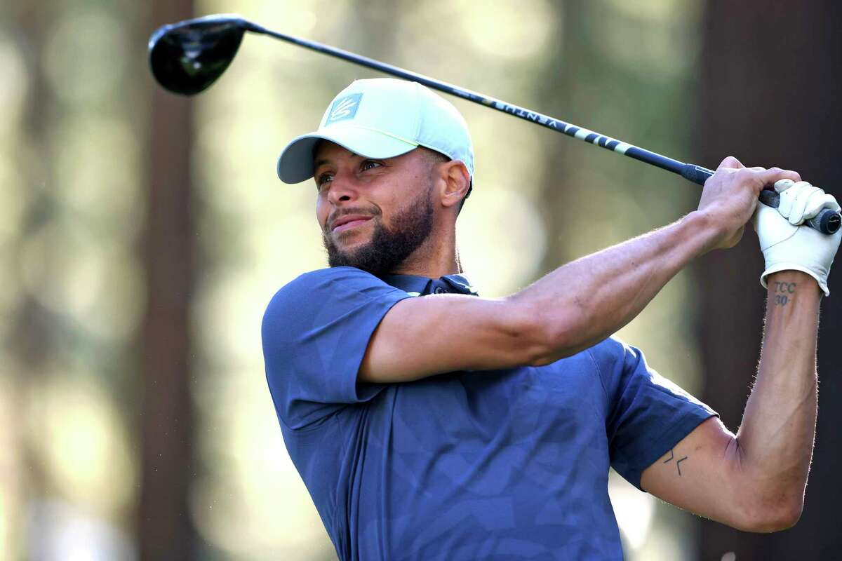 Stephen Curry también brilla en el golf: El impresionante hoyo en uno que logró desde 139 metros (Video)