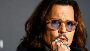 La reflexión de Johnny Depp sobre la fama: No puedes ir a ningún sitio sin que la gente te mire