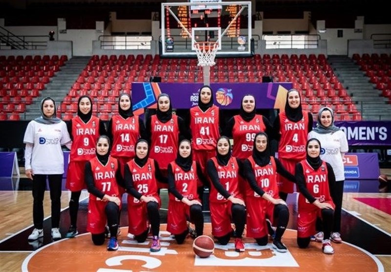 Acusan de traición a jugadoras de la selección iraní de baloncesto por no cantar el himno