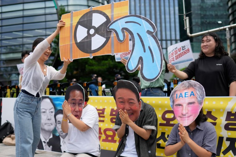 El vertido del agua tratada de la central nuclear de Fukushima comenzará el #24Ago y genera protestas