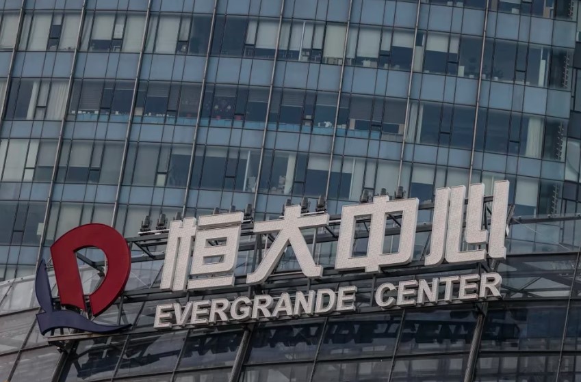 Cómo estalló la burbuja inmobiliaria de Evergrande que dejó sin casa a miles de chinos