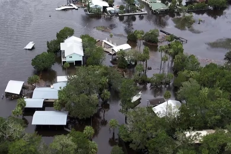 Una reciente ley de DeSantis afecta a los residentes de Florida en su recuperación tras Idalia