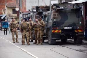 Kosovo y Serbia, al borde del conflicto armado tras una semana de violencia y acusaciones mutuas