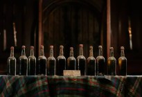 El whisky escocés más antiguo del mundo sale a subasta por 12 mil dólares cada botella