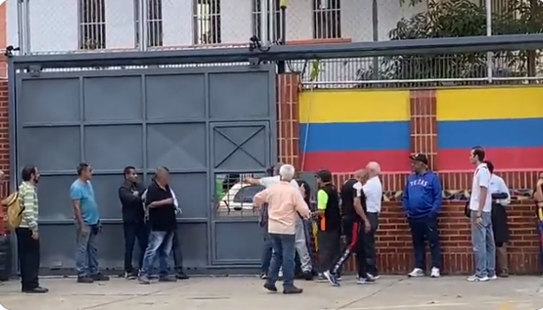 Colectivos chavistas tendrían secuestrados a asistentes de María Corina Machado en Caracas (VIDEOS)