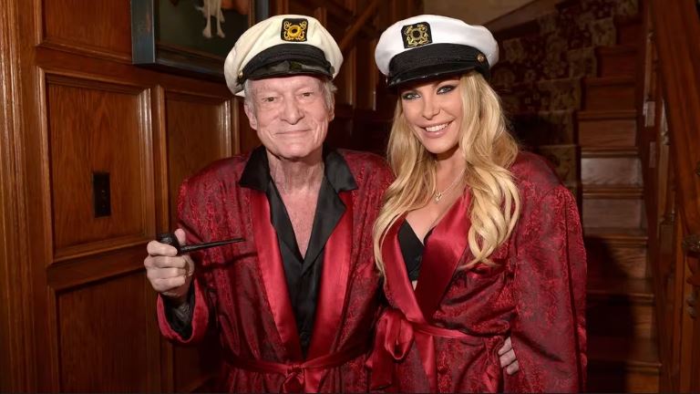 Viuda de Hugh Hefner contó cómo se vivía la Navidad en la mansión Playboy