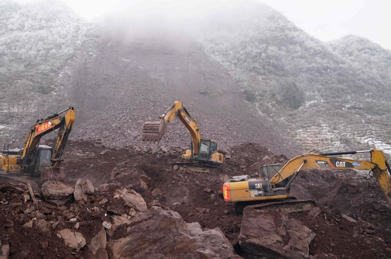 Declaradas muertas las 44 personas sepultadas por corrimiento de tierra en el sur de China