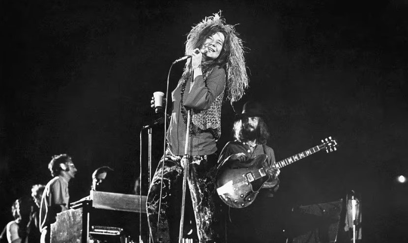 Soledad, fama y drogas duras: la vertiginosa carrera y muerte a los 27 de Janis Joplin, “la dama blanca del blues”