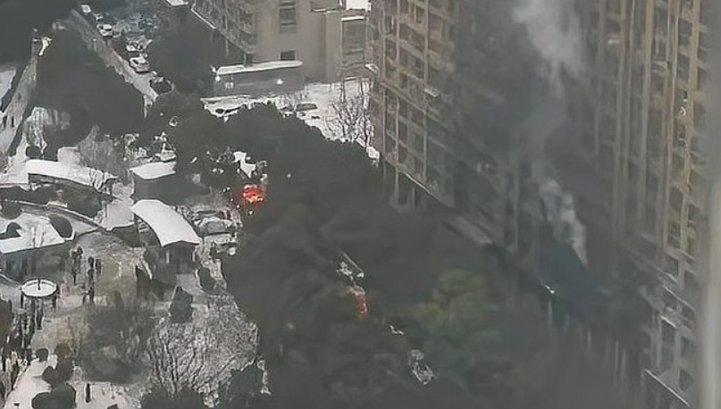 Al menos 15 muertos dejó abrumador incendio en edificio residencial de China (Video)