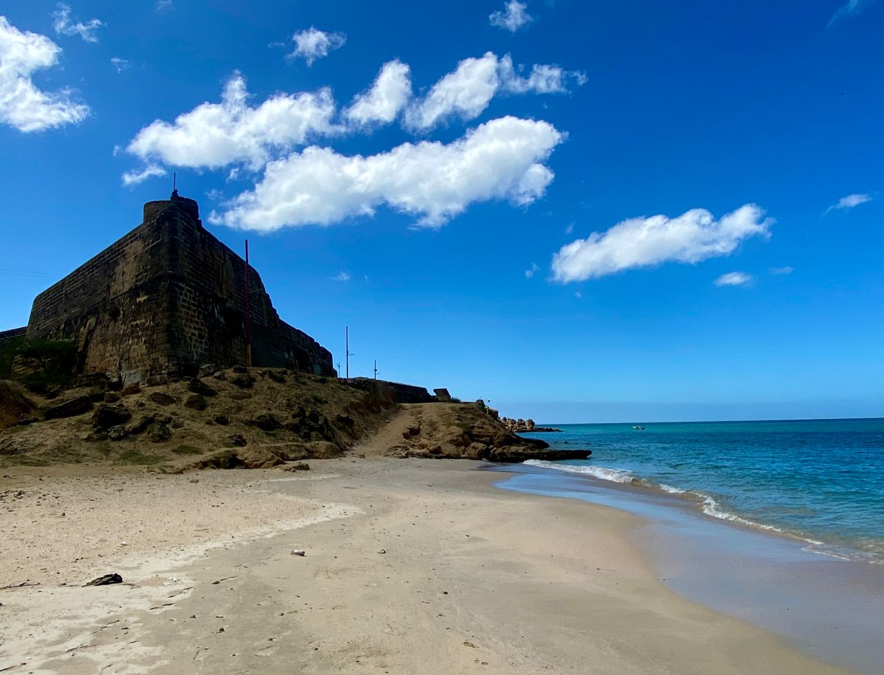 Autorizan uso de playas en Sucre para este carnaval 2024 tras afectaciones por mar de fondo