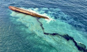 Trinidad y Tobago confirma que el derrame de crudo de barco abandonado es combustible