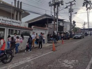 With a “slowdown operation” CNE officials seek to frustrate new Venezuelan voters in Táchira State