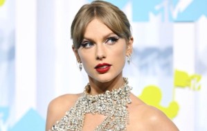 Taylor Swift también rompe récords vendiendo discos en vinilo