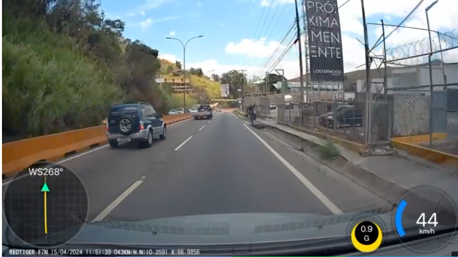 “Se quedó dormido”, motorizado sufrió aparatoso accidente en la carretera Panamericana (VIDEO)