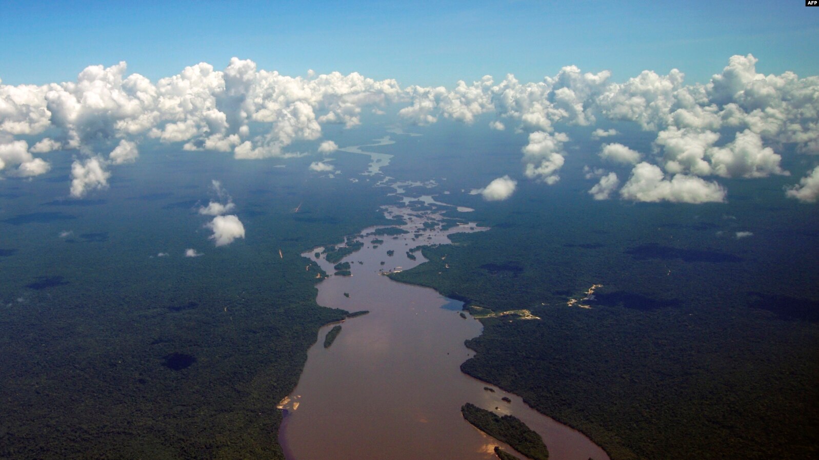 La Casa Blanca le respondió a Maduro y negó instalación de bases secretas en el Esequibo