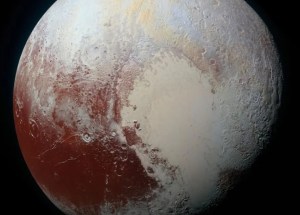 Plutón adquirió un “corazón” tras colisionar con un cuerpo planetario