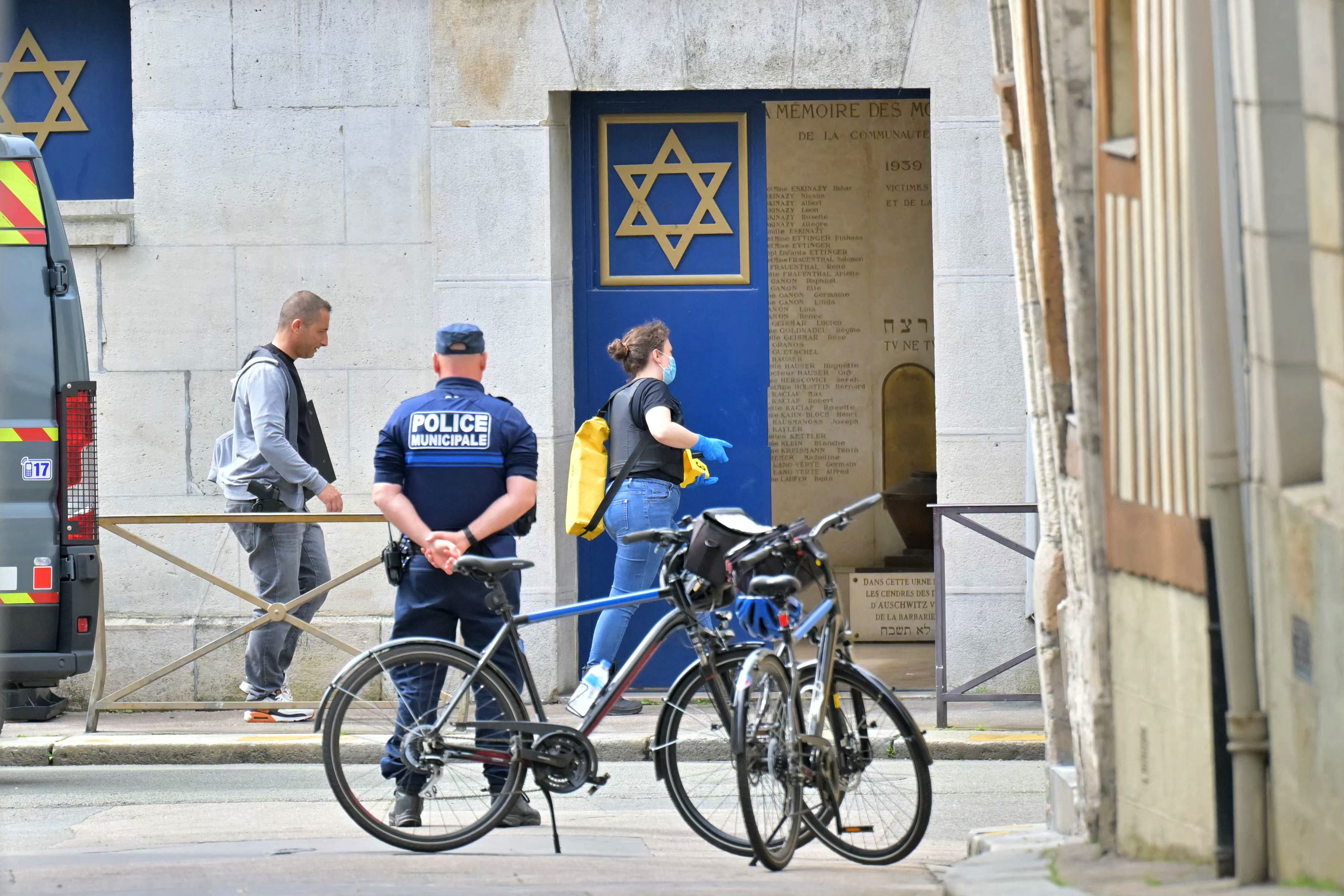 Abatido en Francia un sujeto que pretendía incendiar una sinagoga