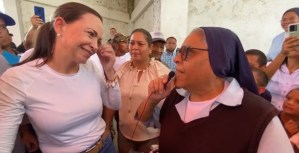 Monjas y feligreses recibieron a María Corina Machado en una Iglesia en Falcón: “Esta lucha es espiritual” (VIDEO)