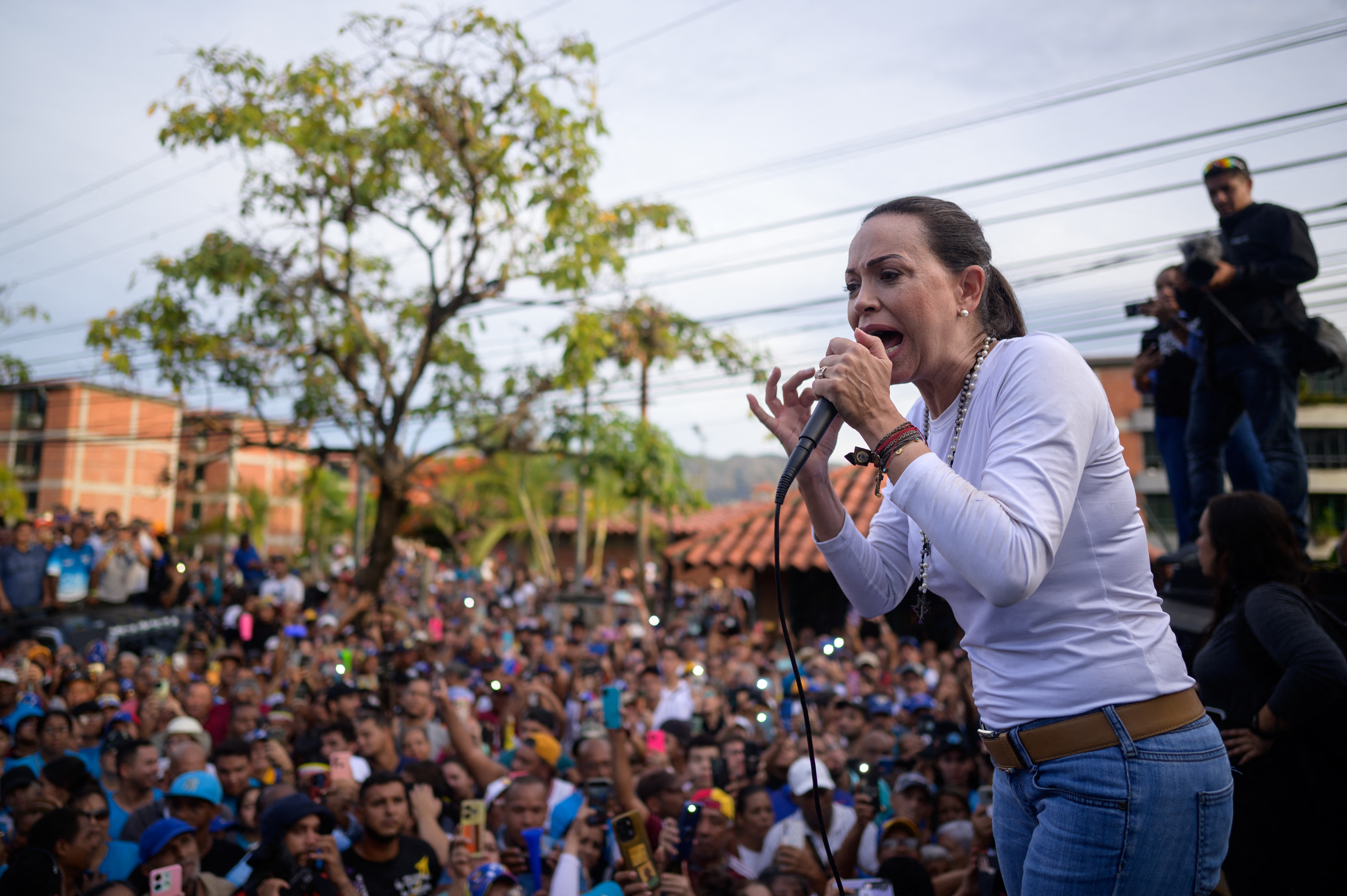 María Corina Machado fustiga al chavismo y exige la libertad de activistas detenidos