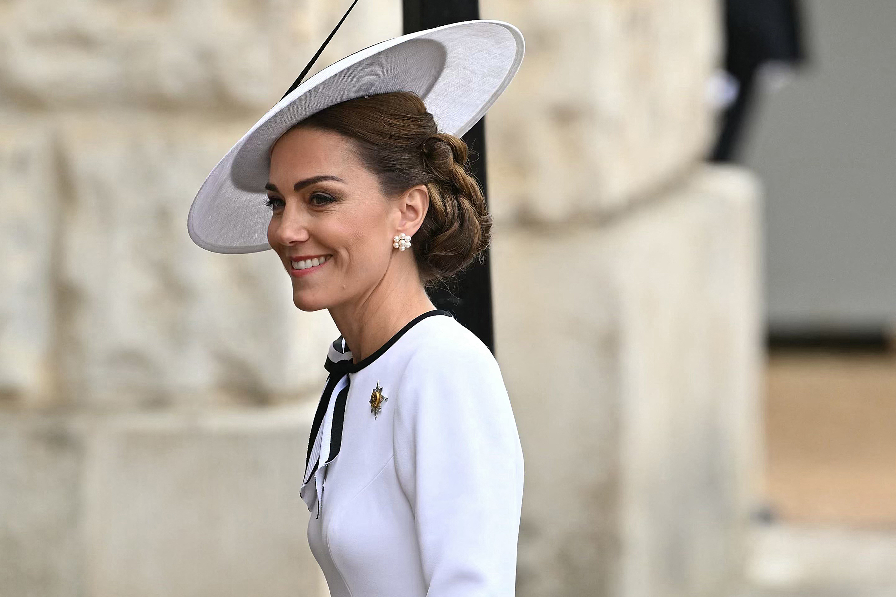 Kate Middleton reapareció en público por primera vez desde que le diagnosticaron cáncer (FOTO)
