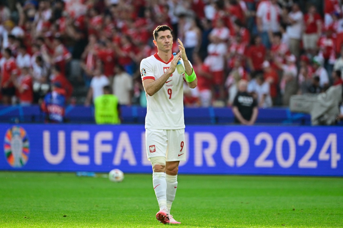 Lewandowski descartó dejar de jugar con Polonia